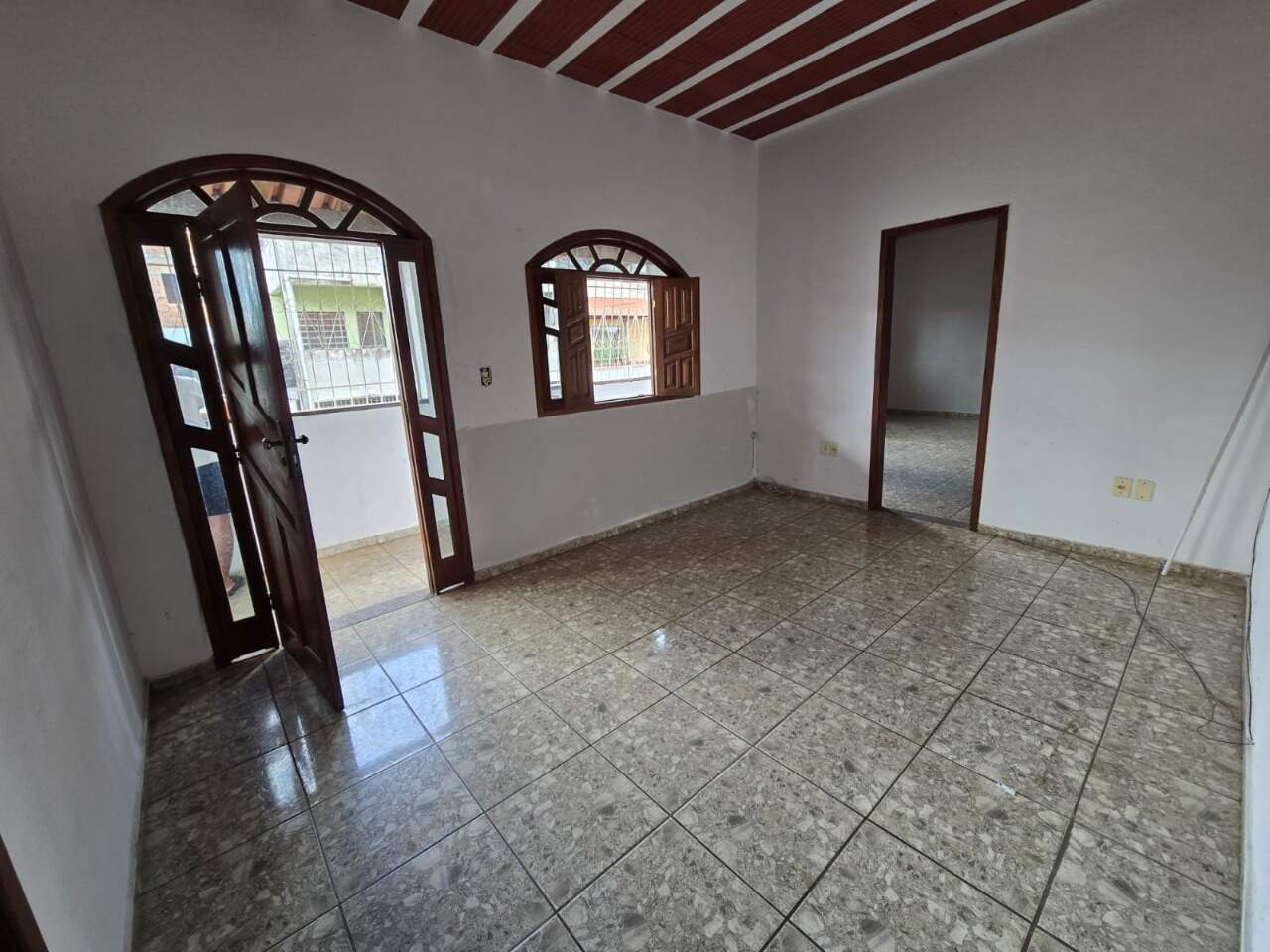 Casa, 4 quartos, 180 m² - Foto 1