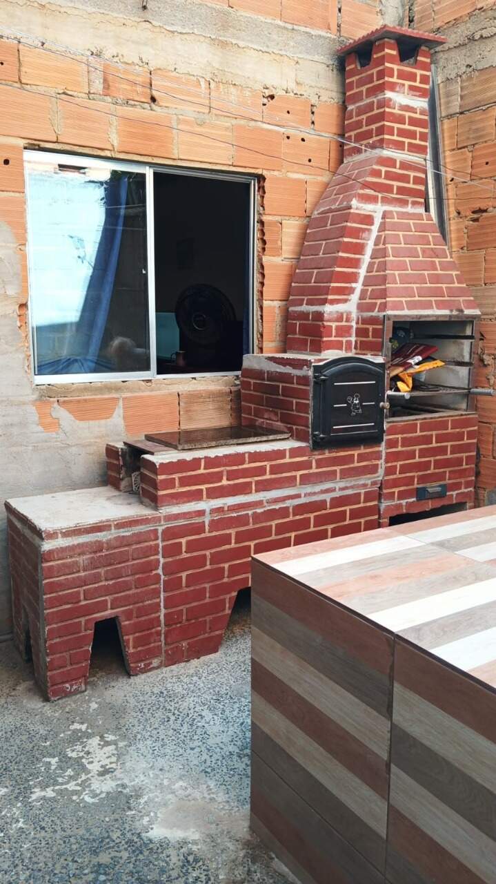Casa, 6 quartos, 151 m² - Foto 2