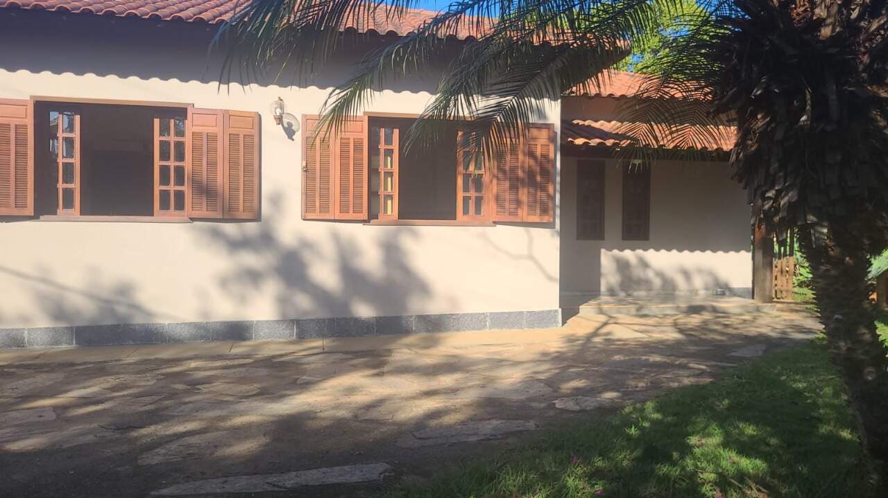 Casa, 4 quartos, 190 m² - Foto 1