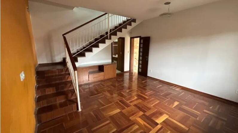 Casa, 4 quartos, 190 m² - Foto 1