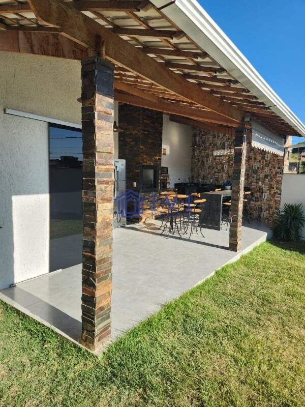 Casa, 3 quartos, 250 m² - Foto 1