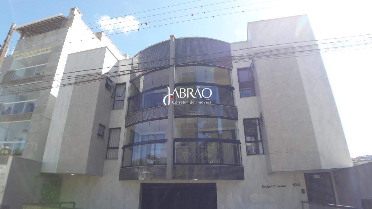 Apartamento de dois quartos e duas vagas no Santa Tereza II