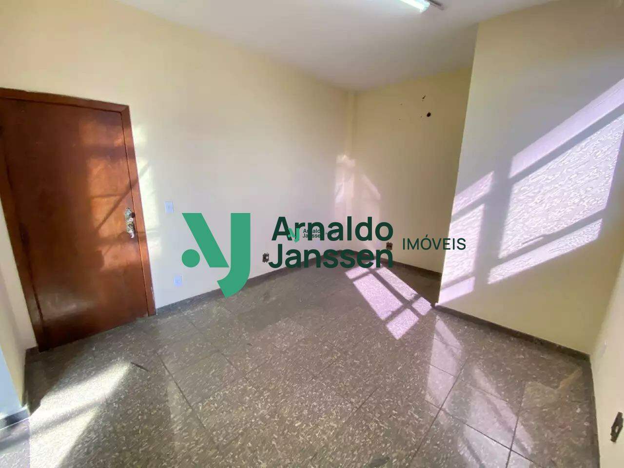 Loja para aluguel no Industrial: 