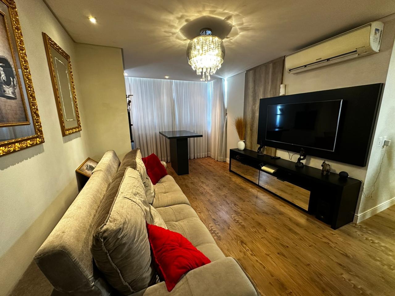 Apartamento à venda no Jaraguá Esquerdo: 