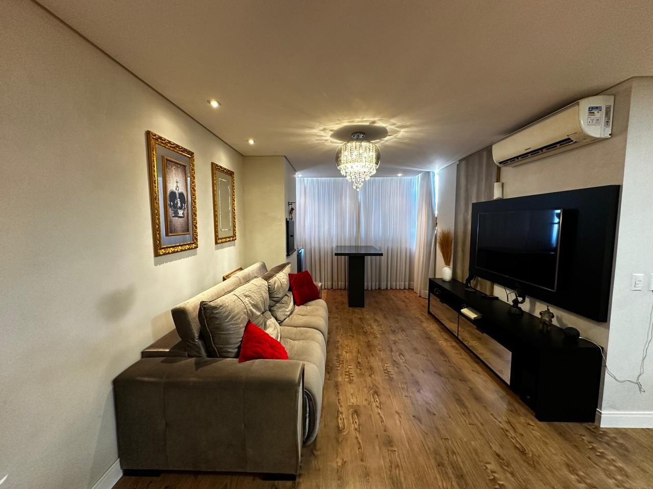 Apartamento à venda no Jaraguá Esquerdo: 