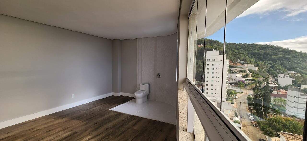 Cobertura à venda no Cabeçudas: 