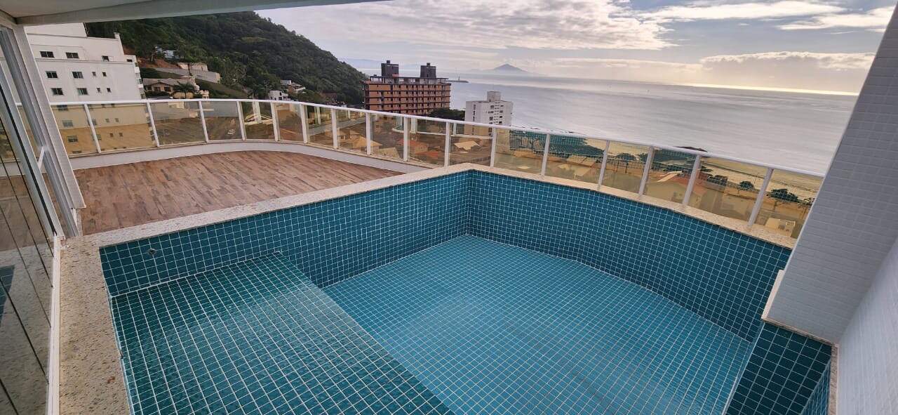 Cobertura à venda no Cabeçudas: 