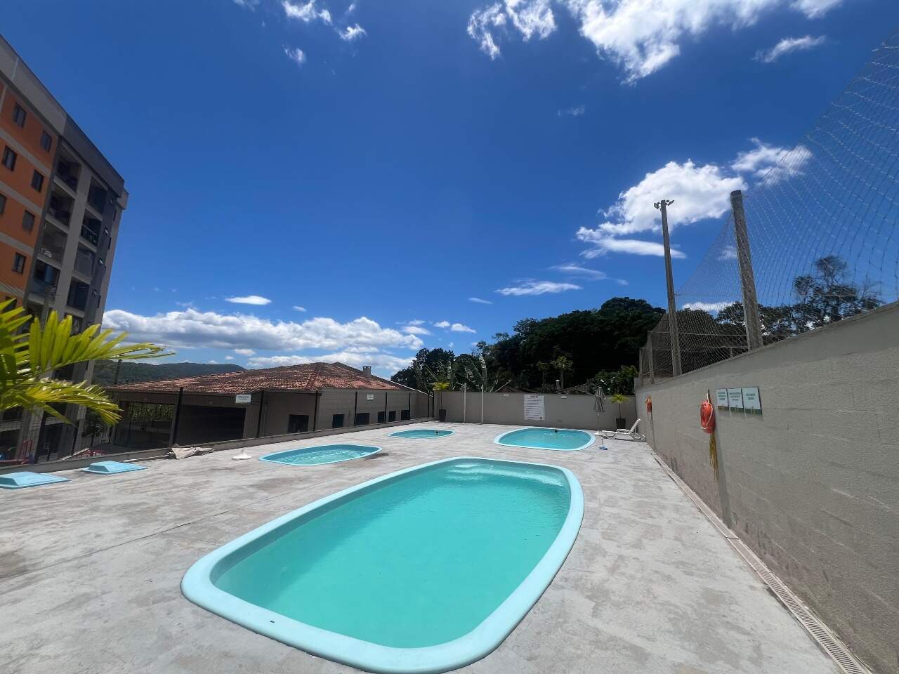 Apartamento à venda no Ilha da Figueira: Área da Piscina 