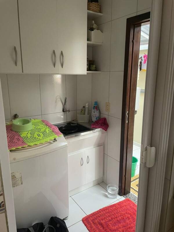 Apartamento à venda no Barra do Rio Cerro: 