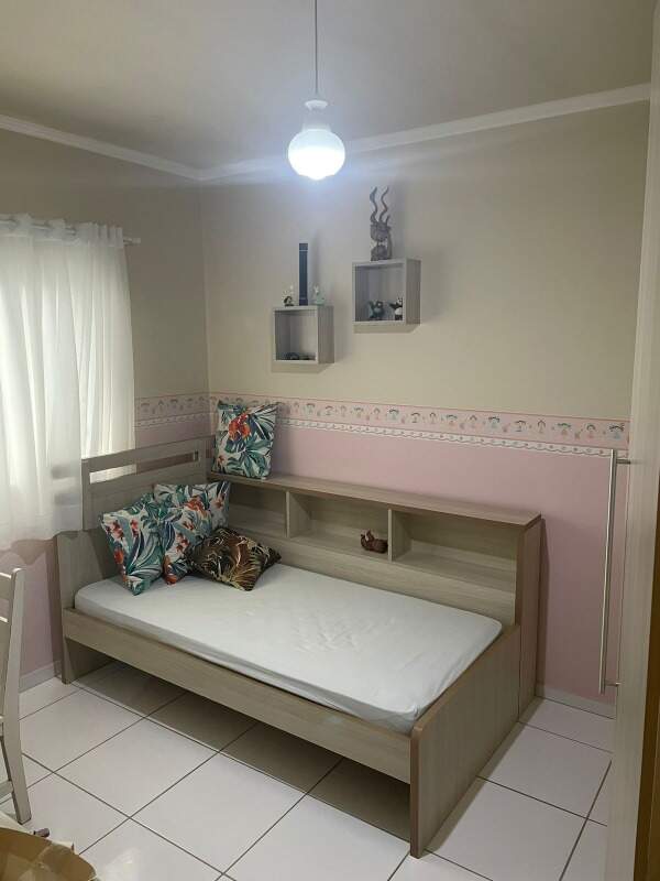 Apartamento à venda no Barra do Rio Cerro: 