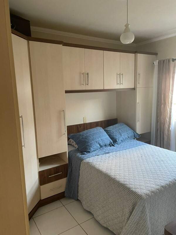 Apartamento à venda no Barra do Rio Cerro: 