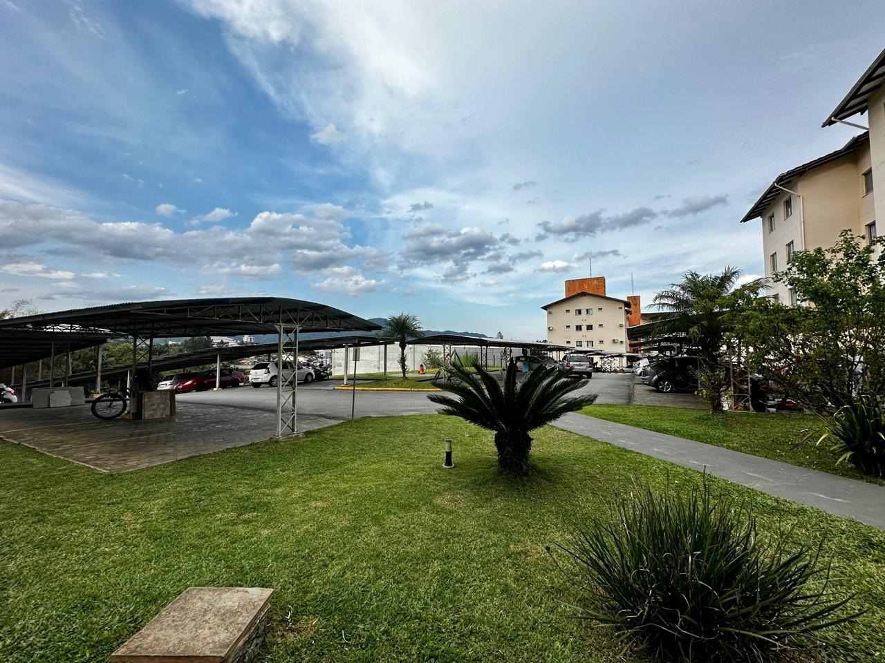 Apartamento à venda no Jaraguá Esquerdo: 