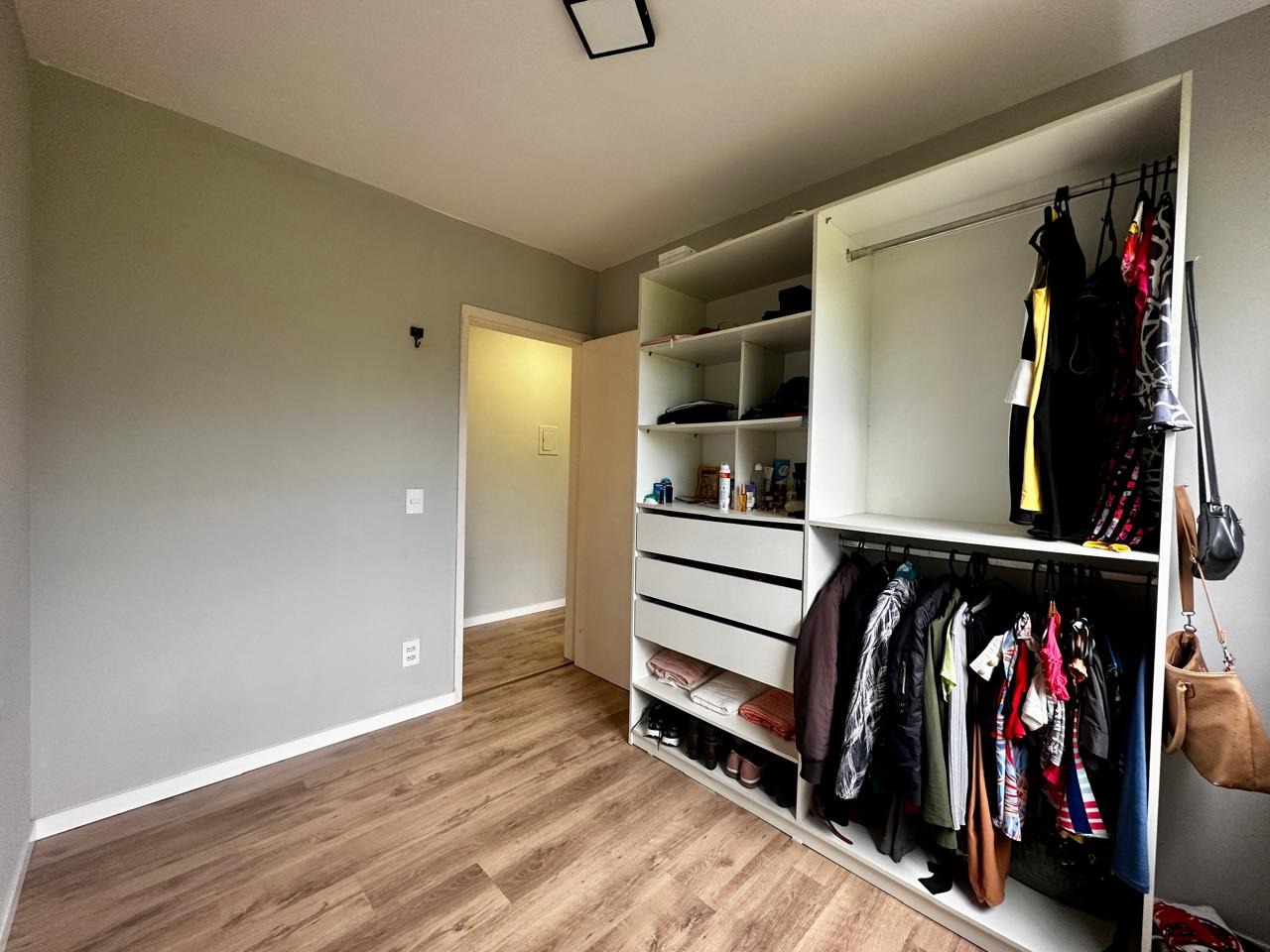 Apartamento à venda no Jaraguá Esquerdo: 