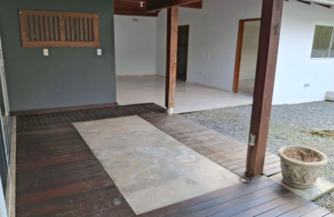 Casa à venda no Jaraguá 84: 