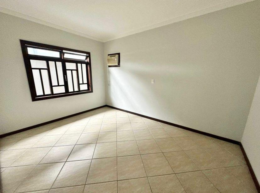 Casa à venda no Barra do Rio Cerro: 