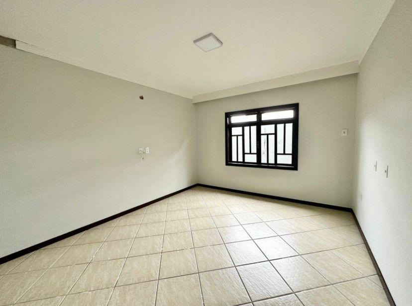 Casa à venda no Barra do Rio Cerro: 