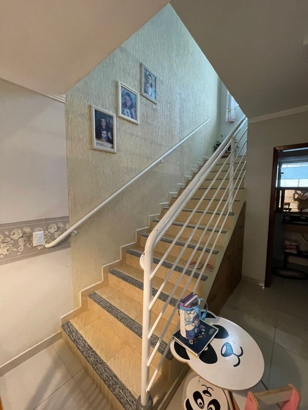  Sobrado à venda no Amizade: 