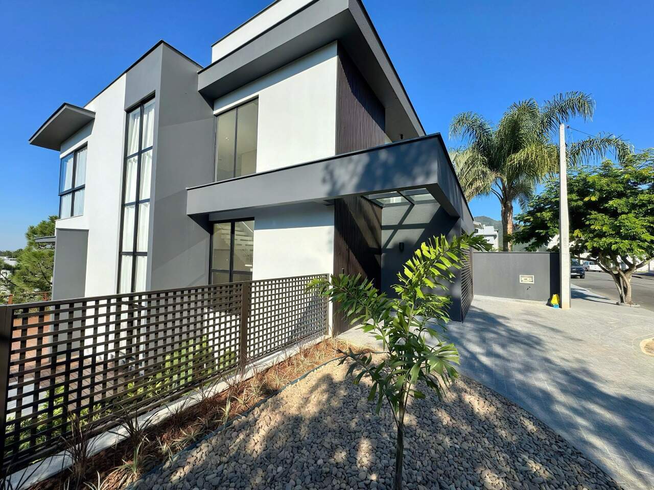 Casa para aluguel no Jaraguá Esquerdo: 