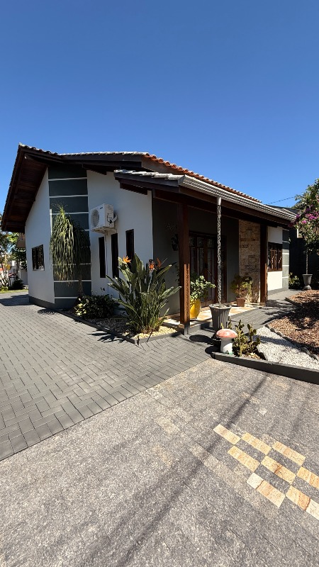 Casa à venda no Jaraguá Esquerdo: 