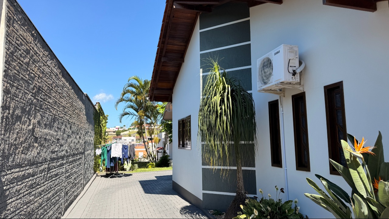 Casa à venda no Jaraguá Esquerdo: 