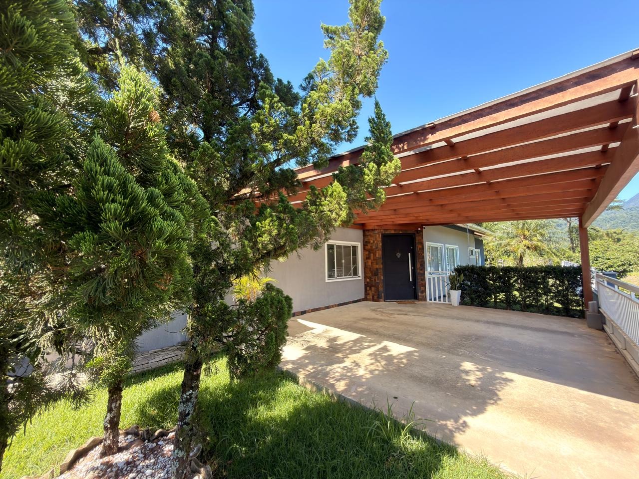 Casa à venda no Bracinho: 