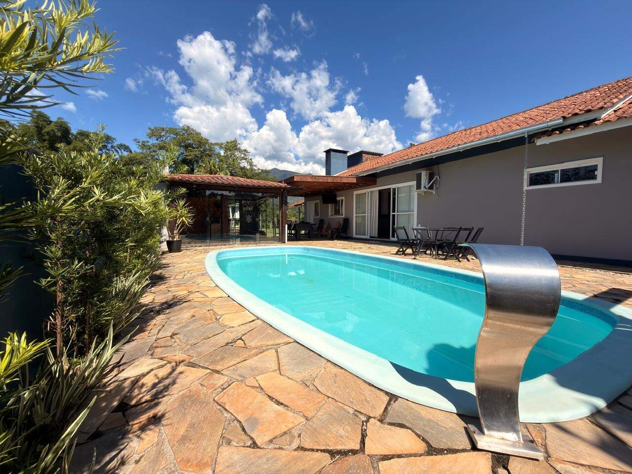 Casa à venda no Bracinho: 