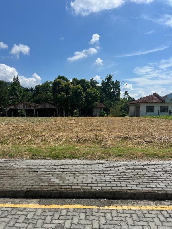 Terreno à venda no Rio da Luz: 
