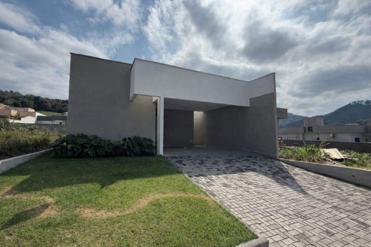 Casa à venda no Jaraguá 84: 