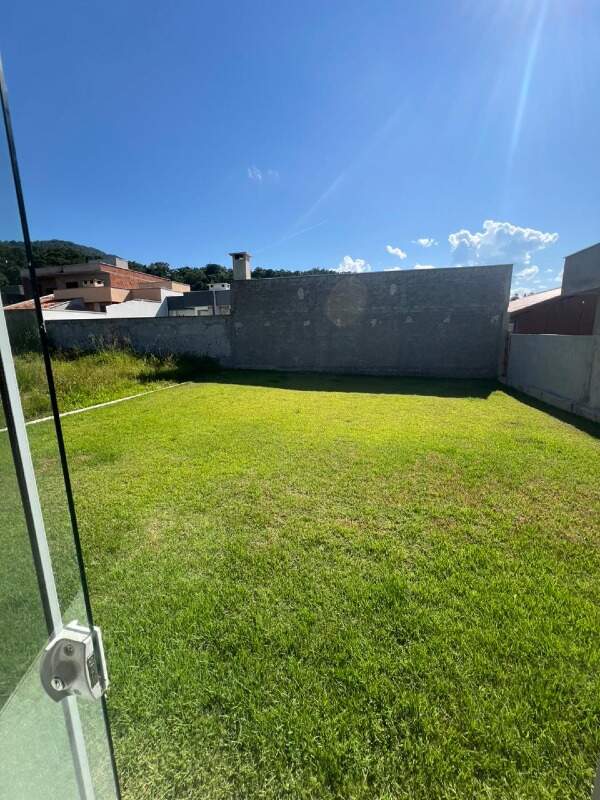 Casa à venda no Jaraguá 84: 