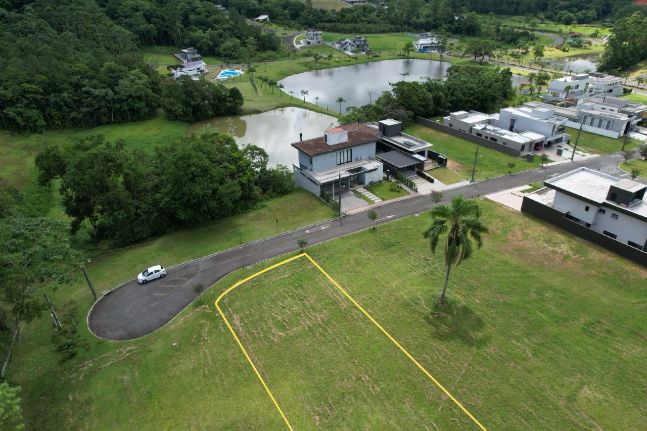 Terreno à venda no Santa Luzia: 