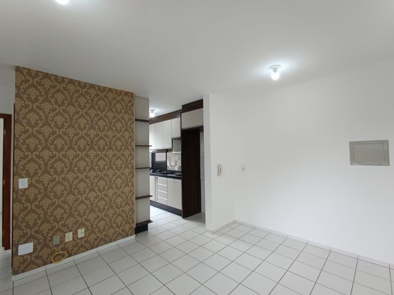 Apartamento para aluguel no Rau: 