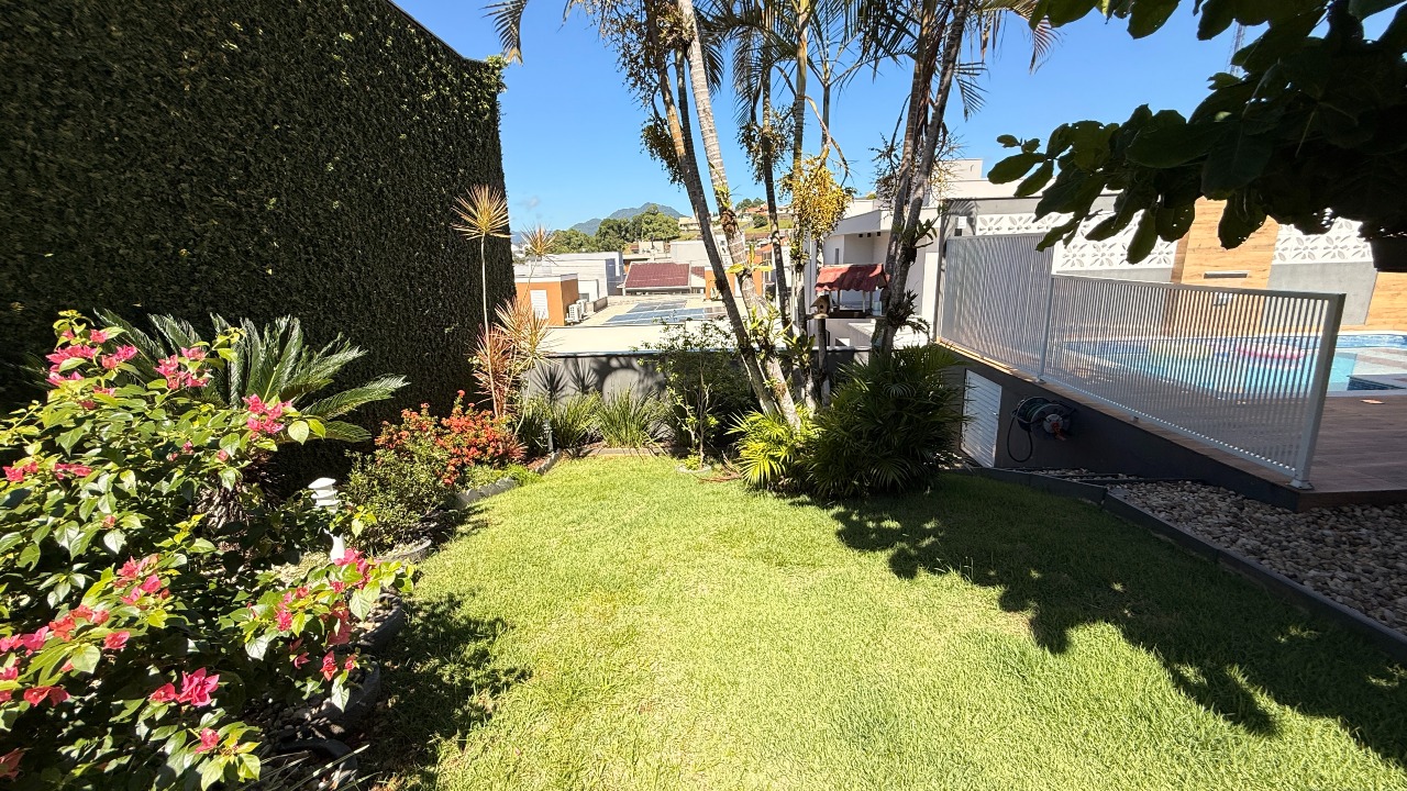 Casa para aluguel no Jaraguá Esquerdo: 