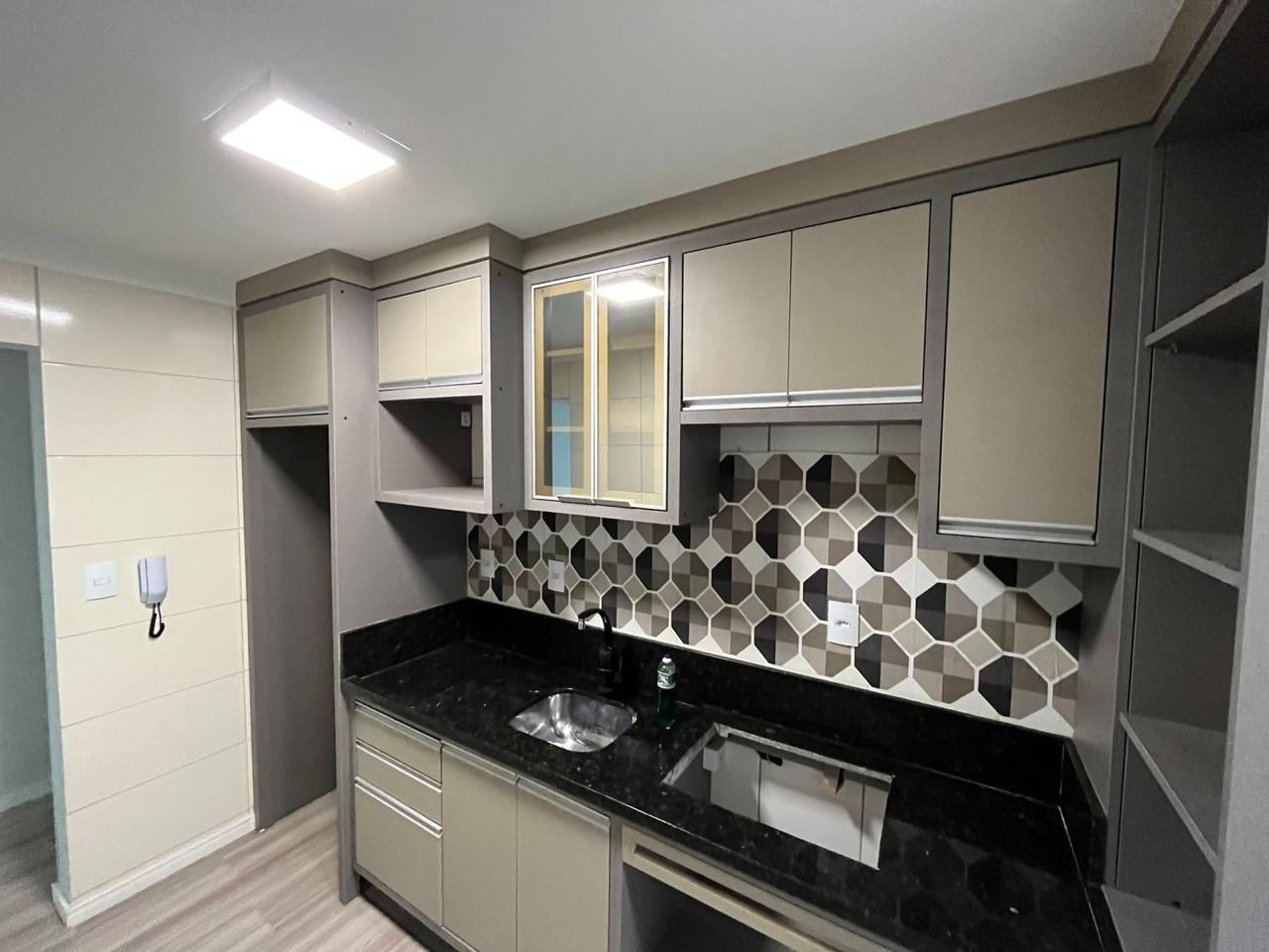 Apartamento à venda no Barra do Rio Molha: 