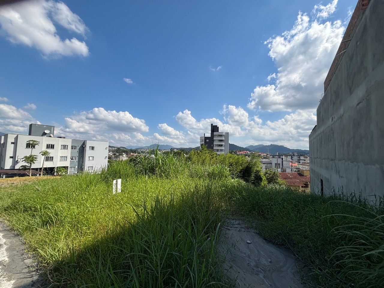 Terreno à venda no Amizade: 