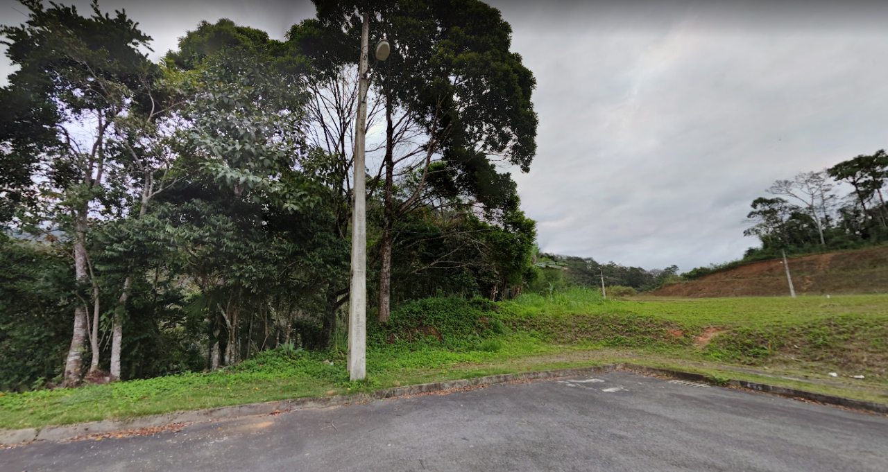 Terreno à venda no Barra do Rio Cerro: 