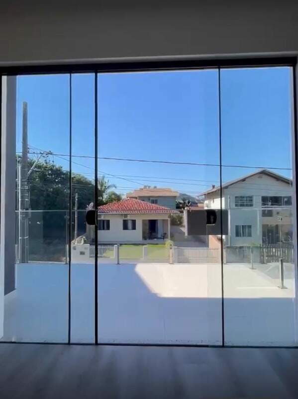  Sobrado à venda no Barra do Rio Cerro: 