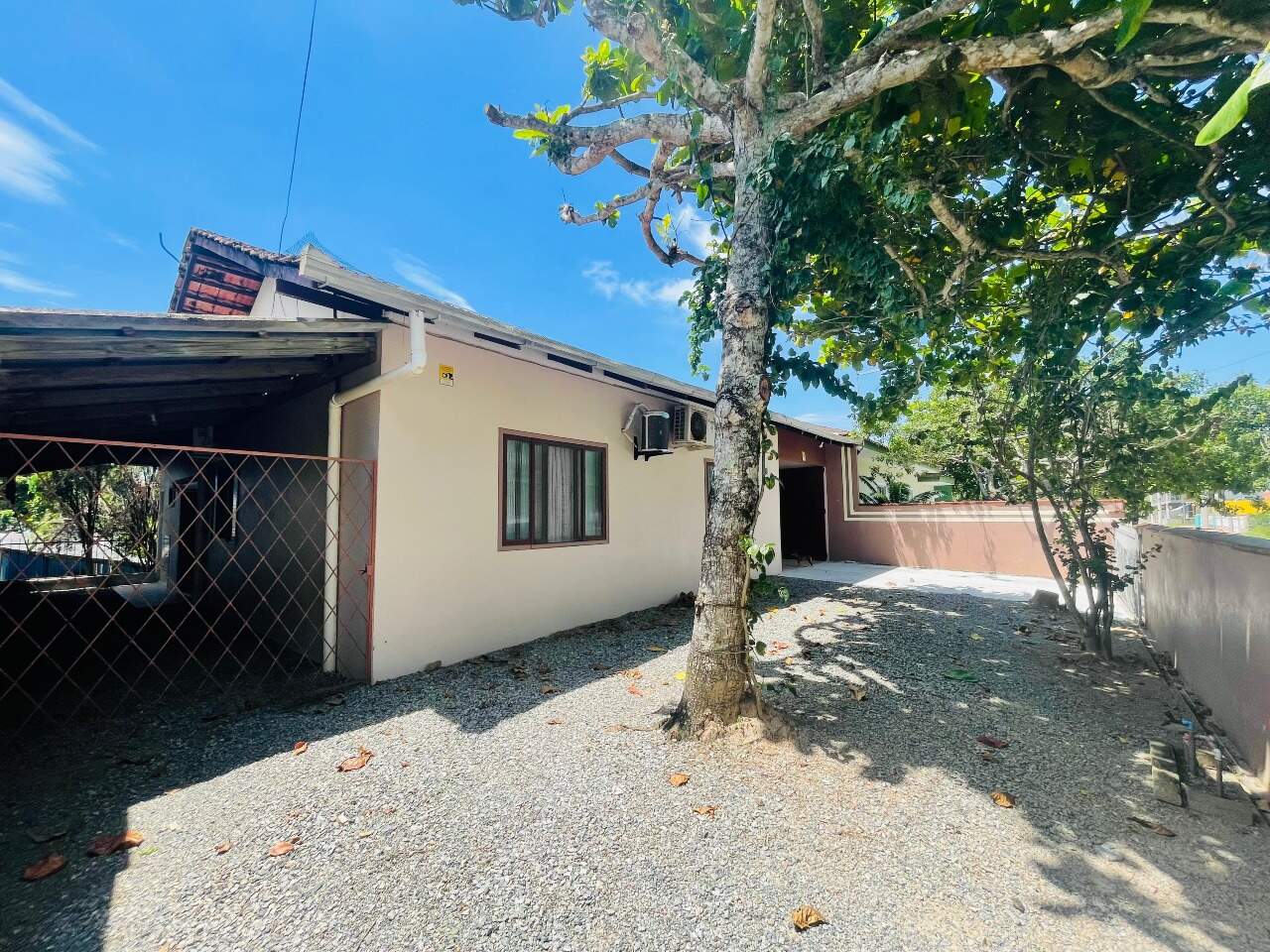 Casa à venda no Praia do Ervino: 