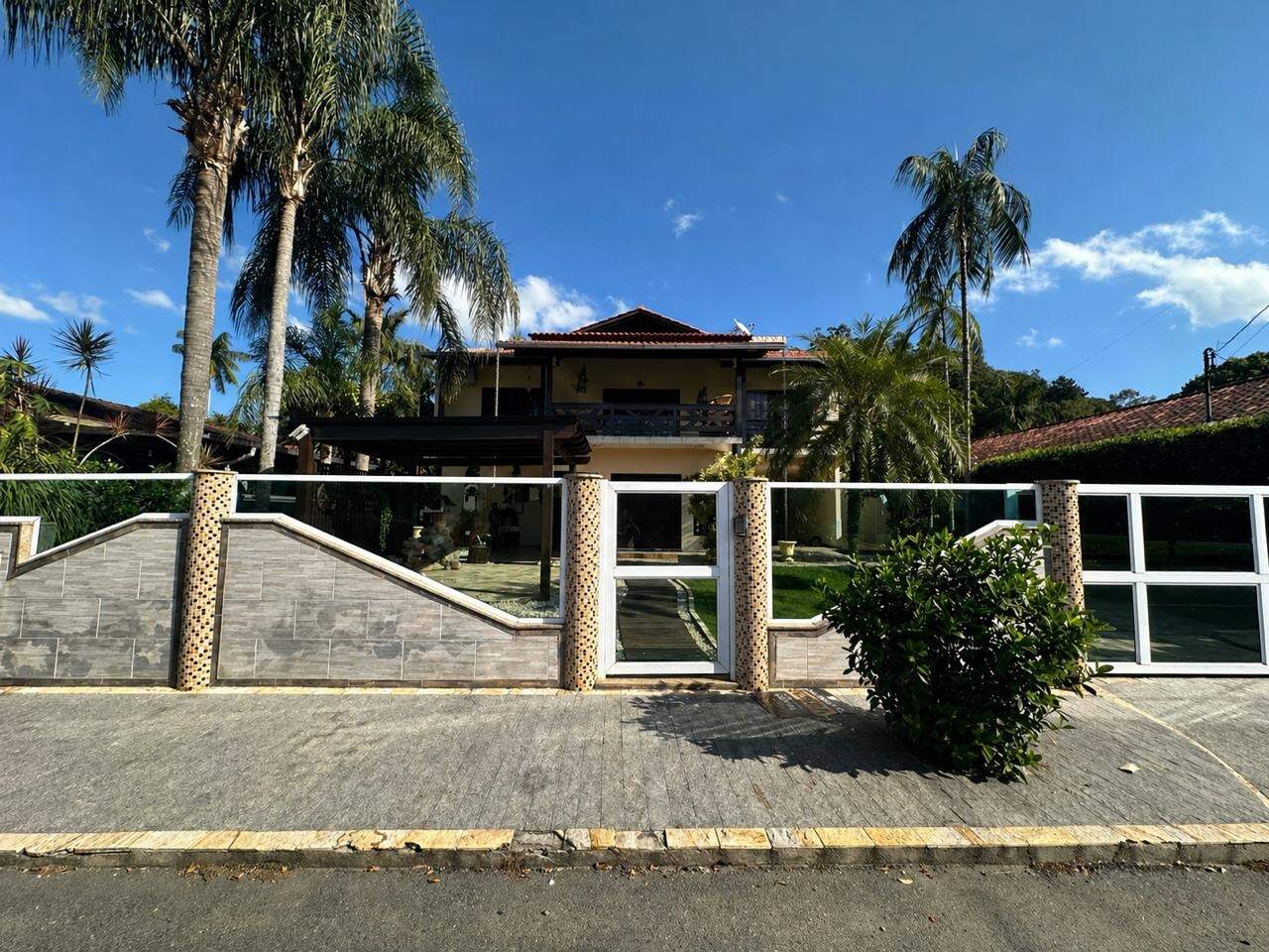  Sobrado à venda no Nereu Ramos: 