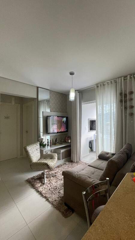 Apartamento à venda no Barra do Rio Cerro: 