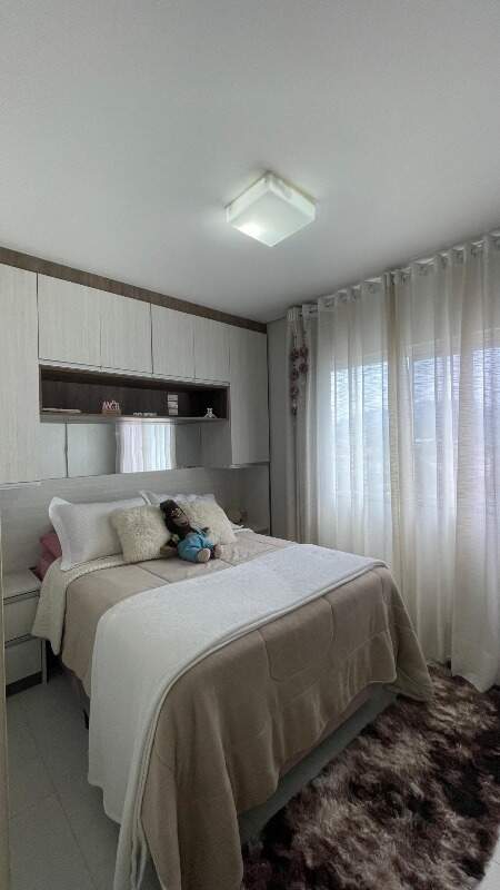 Apartamento à venda no Barra do Rio Cerro: 