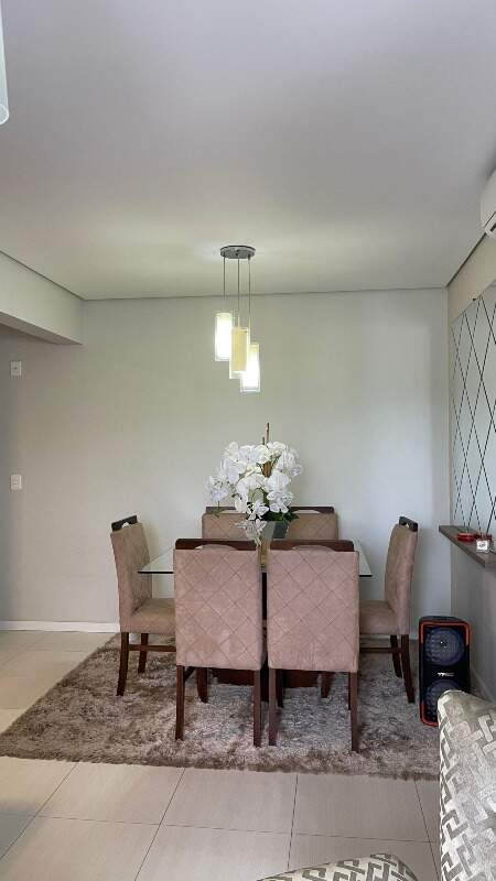 Apartamento à venda no Barra do Rio Cerro: 