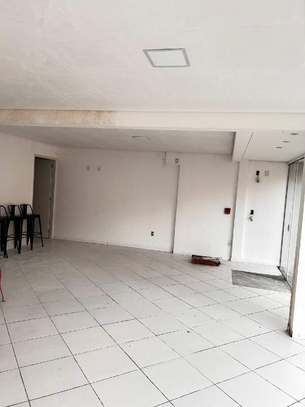 Sala à venda no Centro: 