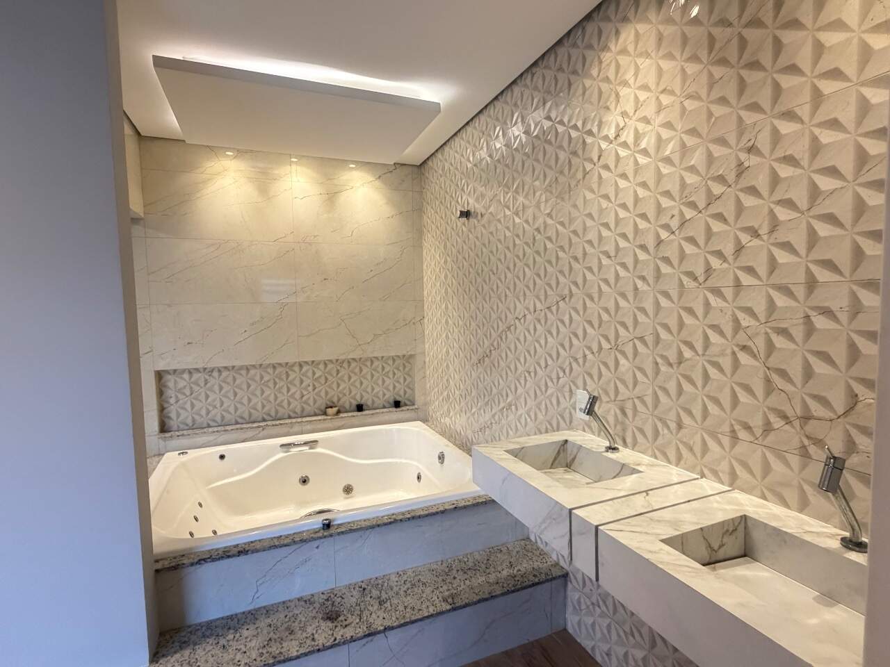 Casa à venda no Corticeira: 