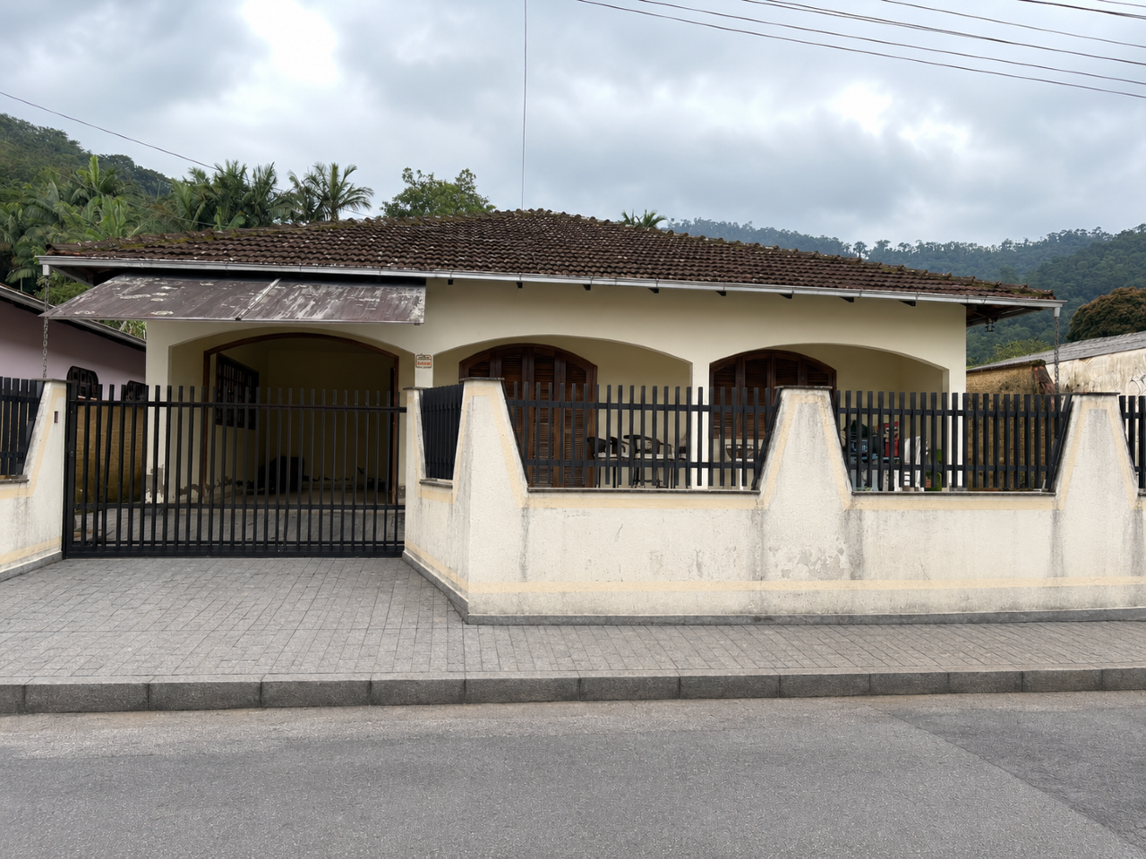 Casa à venda no Barra do Rio Cerro: 