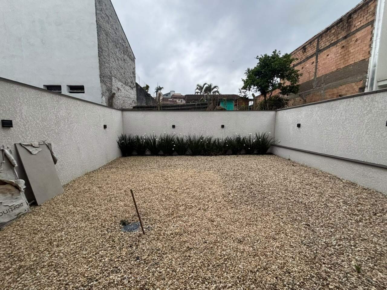  Geminado à venda no Jaraguá Esquerdo: 