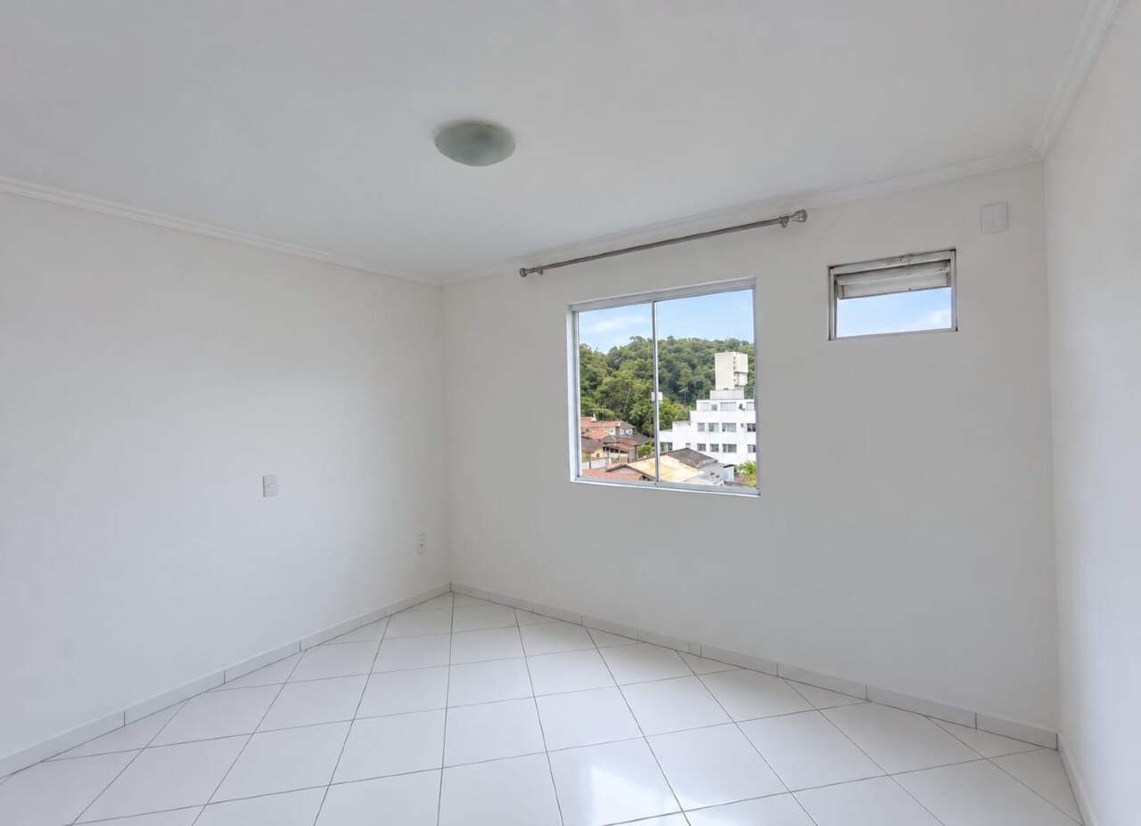 Apartamento à venda no Estrada Nova: 