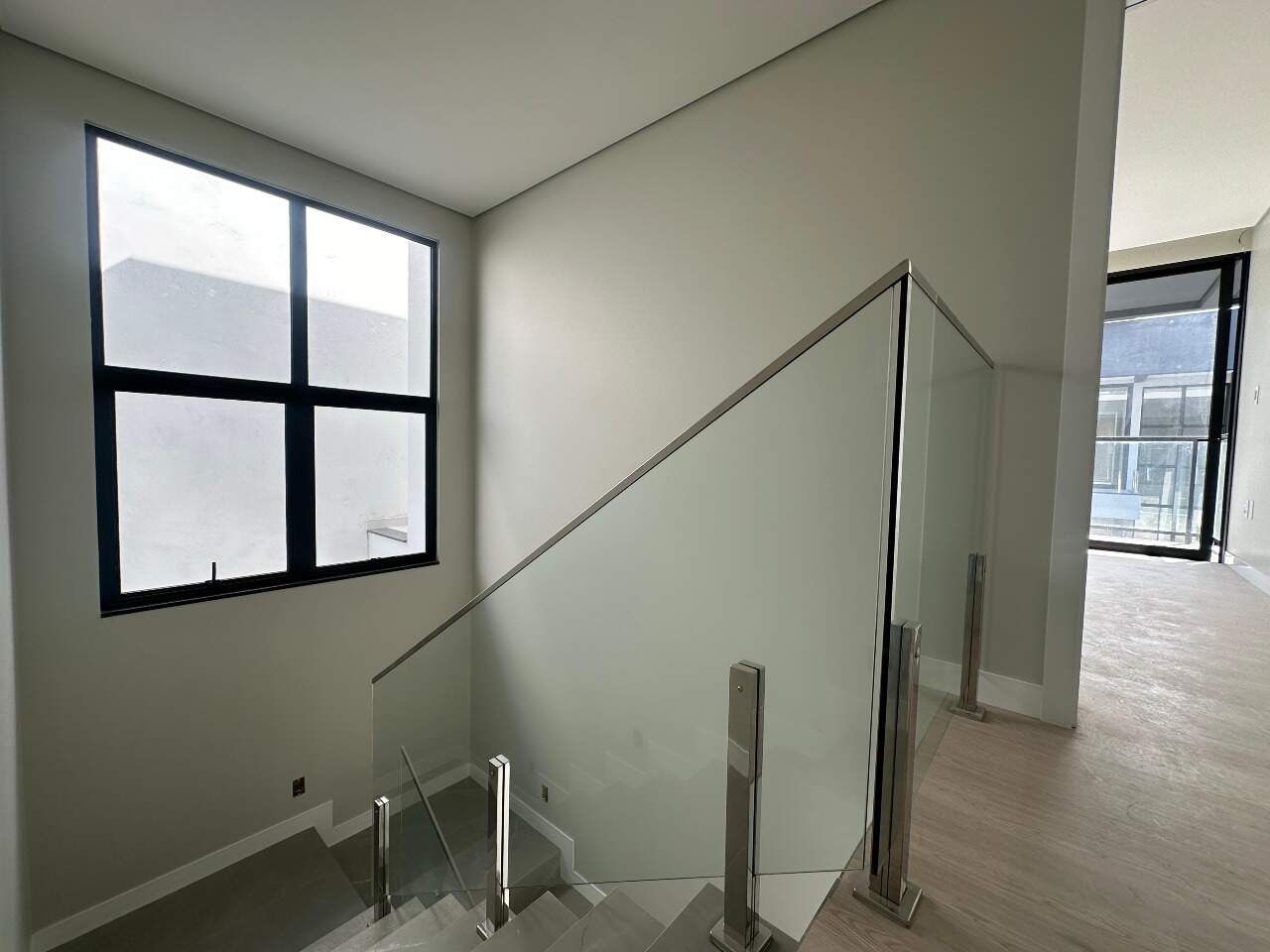 Casa à venda no Jaraguá Esquerdo: Acesso piso superior