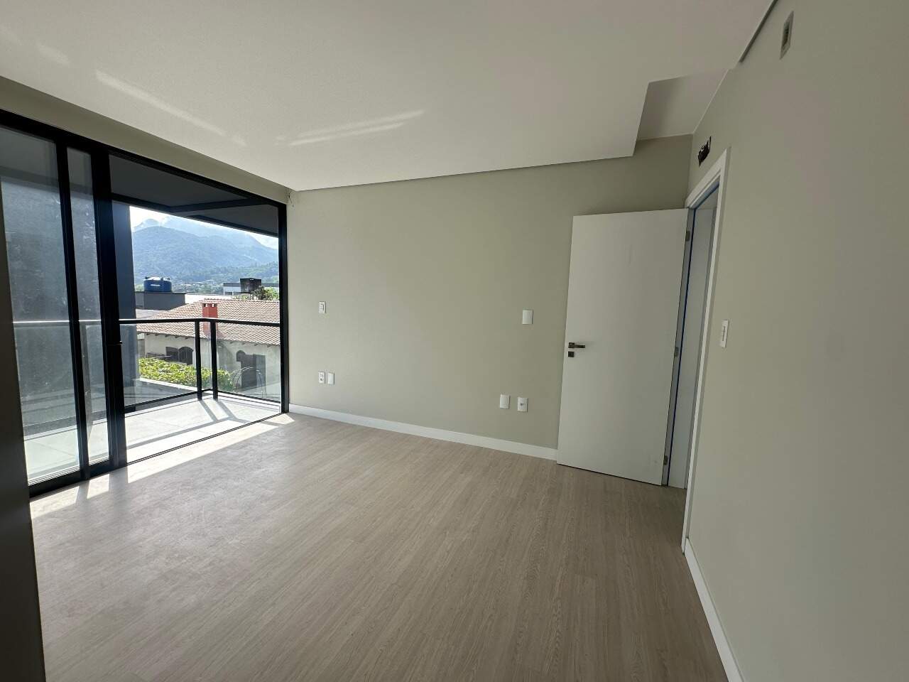 Casa à venda no Jaraguá Esquerdo: 