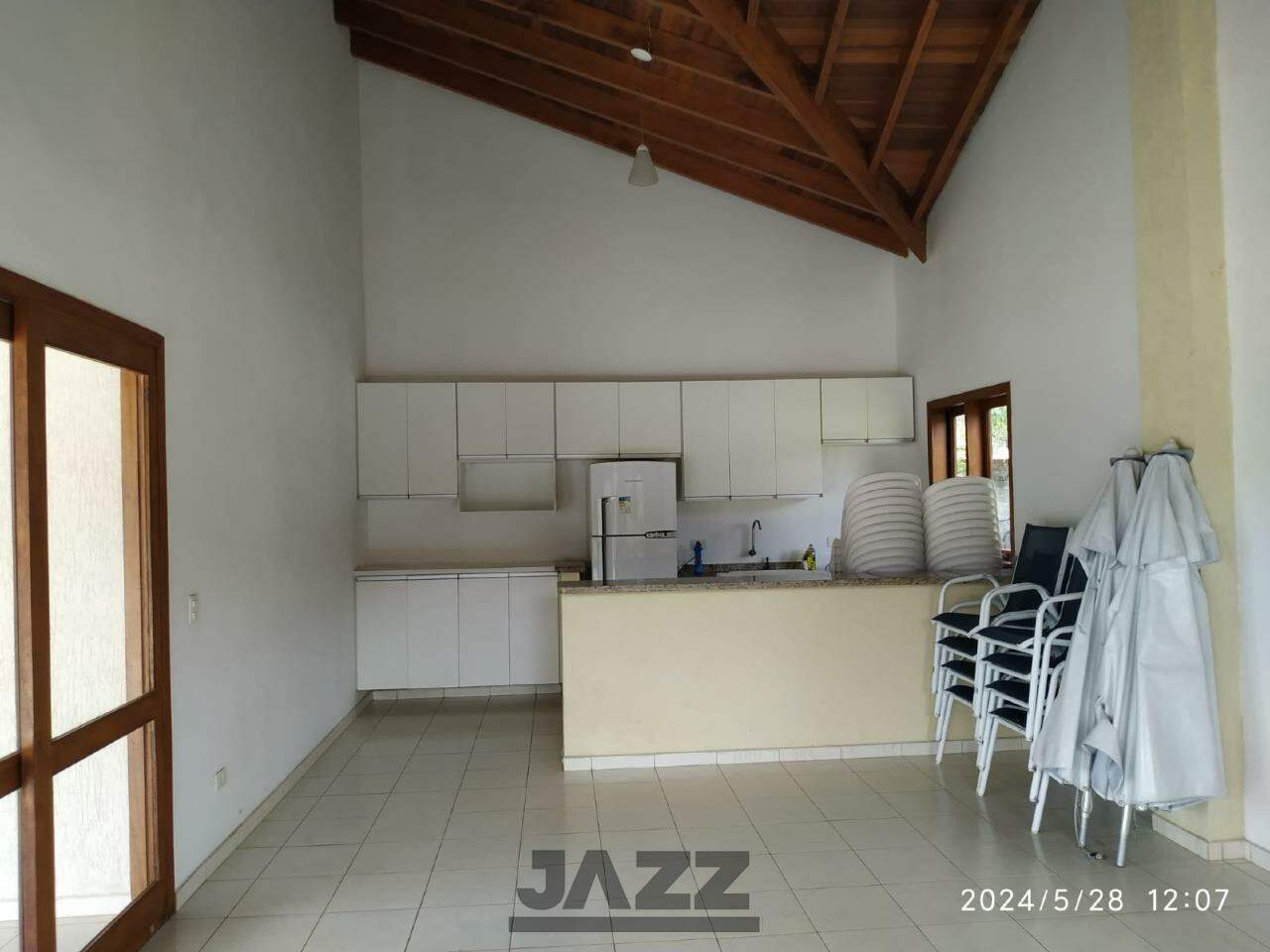 Casa de Condomínio para alugar com 4 quartos, 206m² - Foto 37