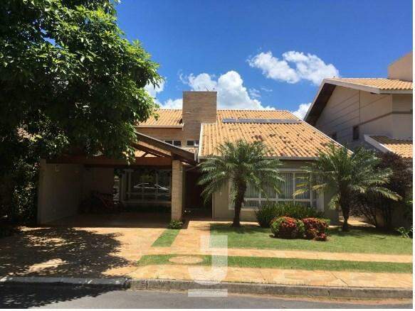 Casa de Condomínio à venda com 3 quartos, 323m² - Foto 2